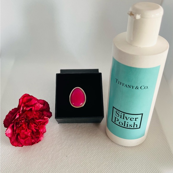 Banana Republic Vibrant Pink Teardrop Ring set in 925 Sliver - Size 7 - Picture 7 of 7